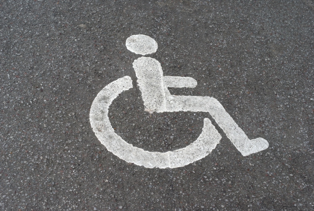 Découvrez le support pour carte de stationnement handicap !